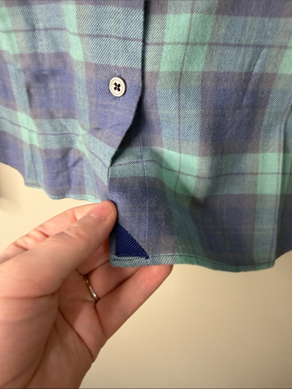 Untuckit Soft Plaid Button-Up Shirt in Teal & Blue Women’s 4 - Picture 6 of 7